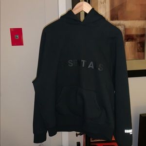 BLACK ESSENTIALS HOODIE (SOLD)